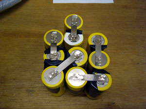 スポット溶接した電動工具の電池